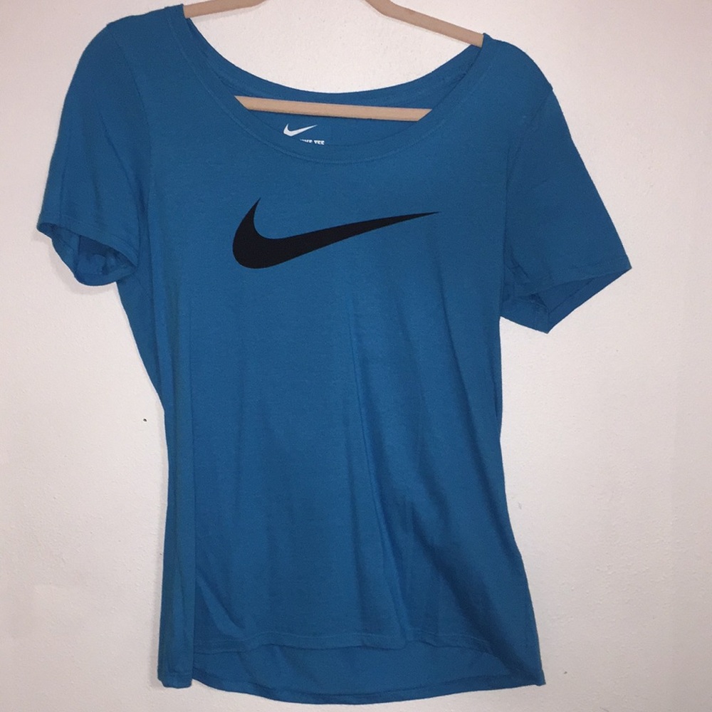 Woman Nike shirt